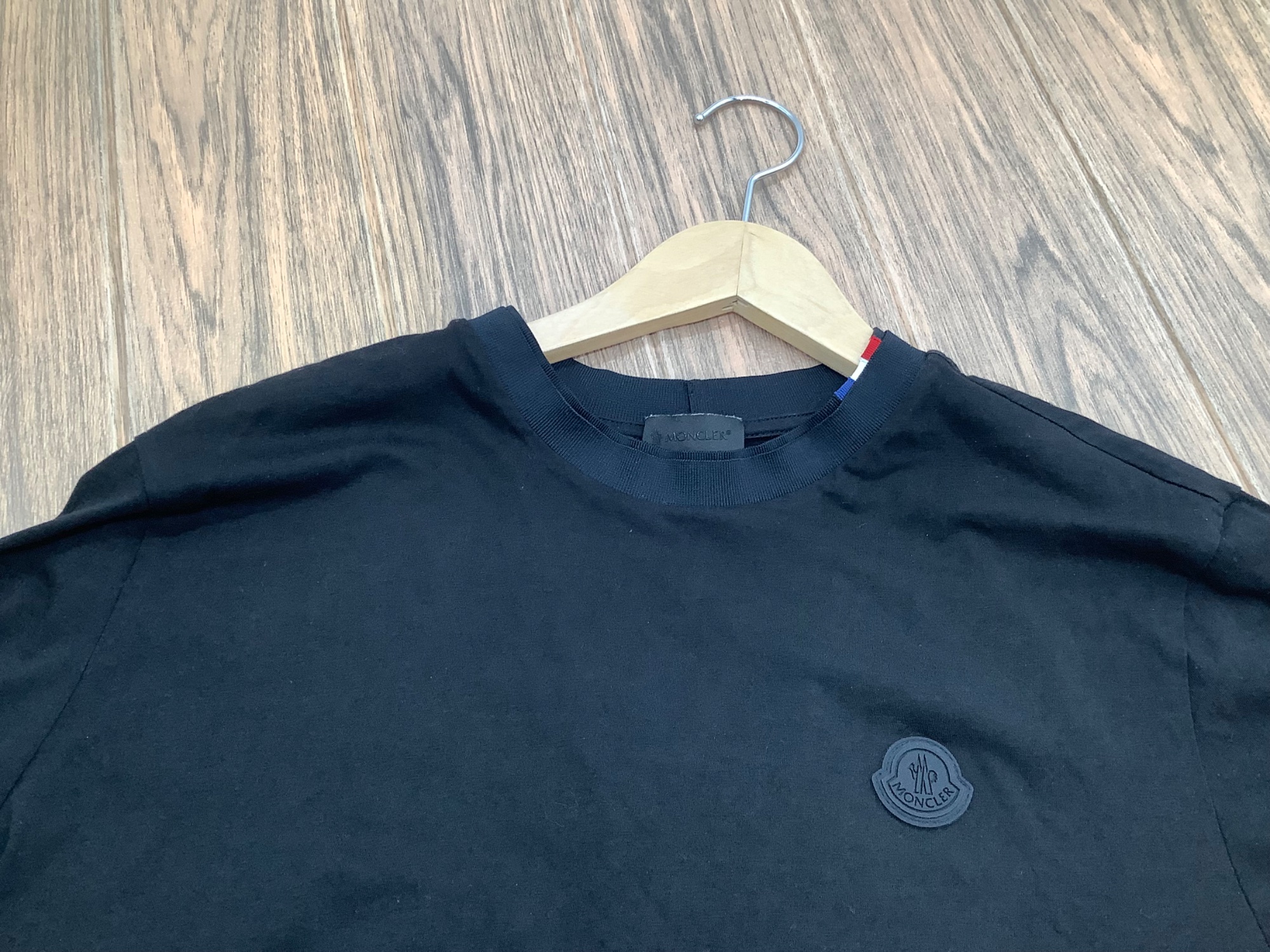 MONCLER / モンクレール】ラバーワッペン半袖Tシャツ｜ラグジュアリー