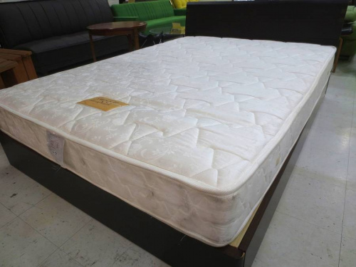 ベッドのASLEEP　アスリープ