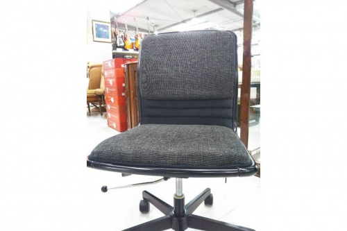 特選家具のカリモク