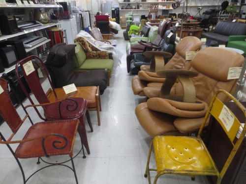 カリモクのイス