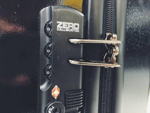 キャリーバッグのZERO HALLIBURTON