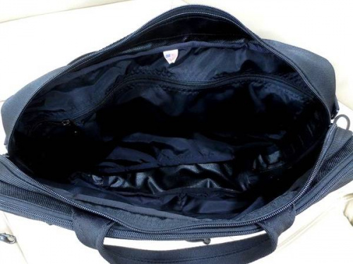 ブリーフケースのブリーフィング（BRIEFING）