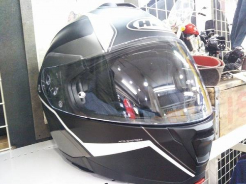 ヘルメットのHJC