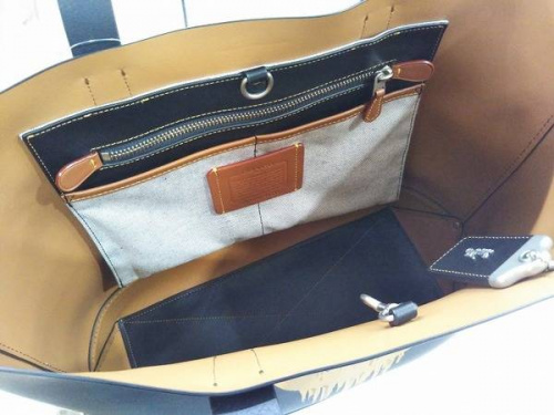 コーチ(COACH)の横浜