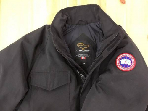 コートのカナダグース (CANADA GOOSE)