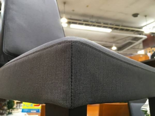 ダイニングセットのKarimoku（カリモク）