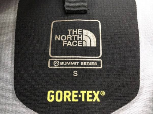 ジャケットのTHE NORTHFACE
