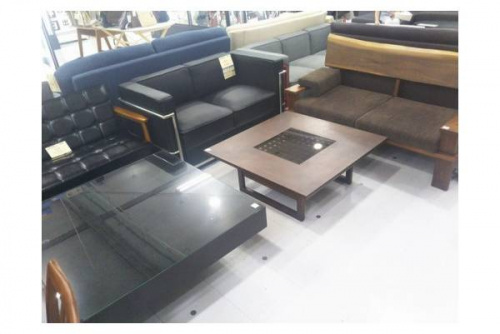 テーブルのKarimoku（カリモク）