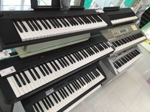 楽器の電子ピアノ