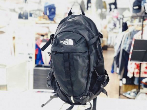アウトドア用品のアウトドアウェア