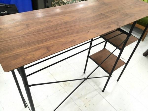 家具のカウンターテーブル