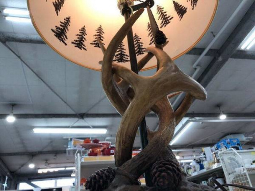 インテリアのテーブルランプ