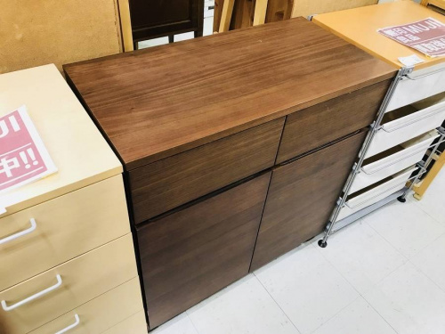 家具のキャビネット