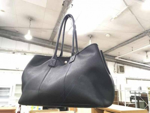 ブランド・ラグジュアリーのレザートートバッグ