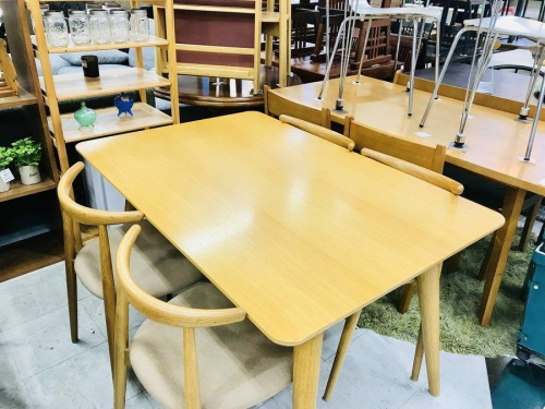 家具のダイニングセット