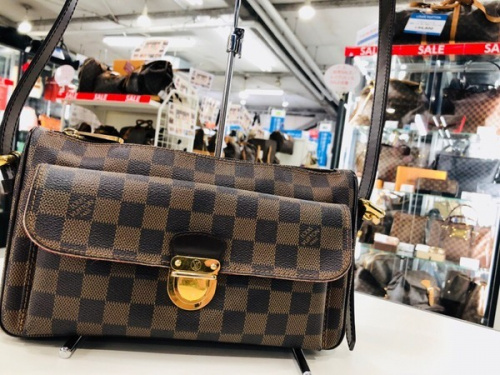 ブランド・ラグジュアリーのLOUIS VUITTON