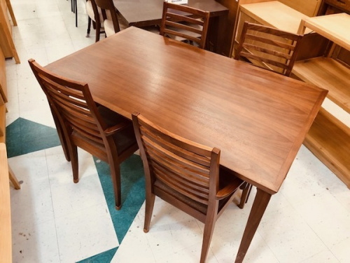 家具のダイニングセット