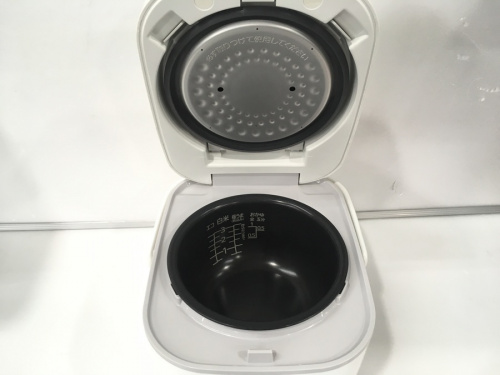炊飯器のタイガー　中古　炊飯器　2018年製