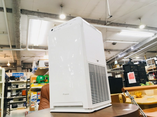 生活家電の空気清浄機　ダイキン　中古　新古