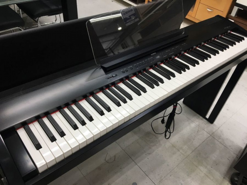楽器の電子ピアノ