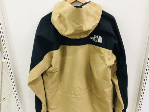 ジャケットのTHE NORTH FACE