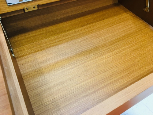 UNICOの横浜　青葉　中古　カリモク60　1シーター モケットグリーン