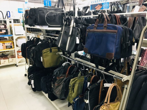 ビジネスアイテムの川崎　青葉　世田谷　鶴見　横浜　中古　洋服