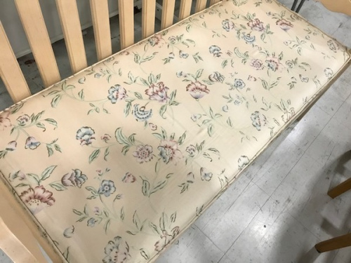 イスの川崎　青葉　世田谷　鶴見　横浜　中古　LYNN HOLLYN　ベンチ