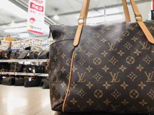 ブランド・ラグジュアリーのLOUIS VUITTON