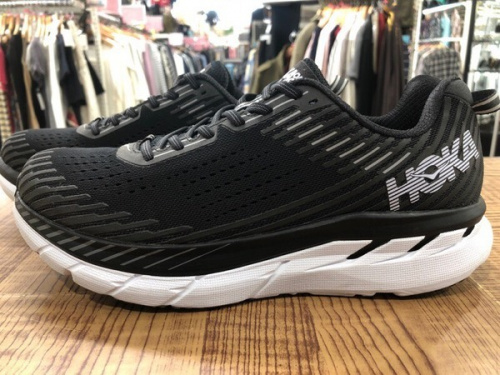 ホカオネオネの川崎　青葉　世田谷　鶴見　横浜　スニーカー　中古　買取