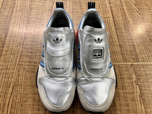 adidas originalsのアディダス