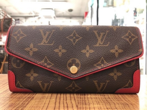 バッグのLOUIS VUITTON