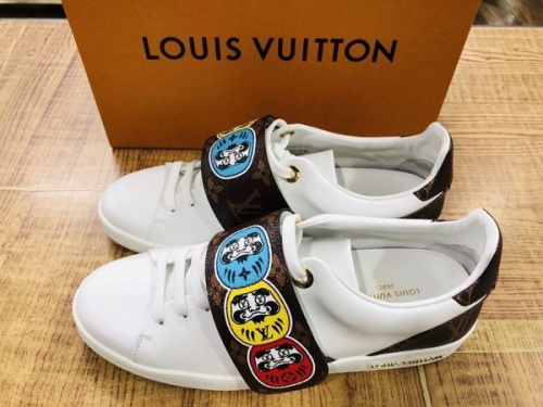 LOUIS VUITTONの山本寛斎