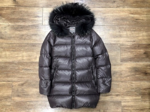 ダウンジャケットのDIVETICA デュベティカ