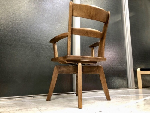 ibata 飛騨の川崎　青葉　世田谷　鶴見　横浜　家具　中古　買取　回転式アームチェア