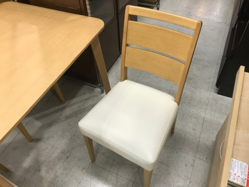 ダイニングセットのカップボード　ダイニング5点セット