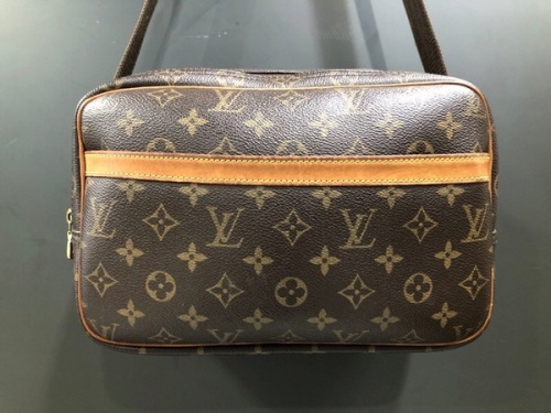 バッグのLOUIS VUITTON