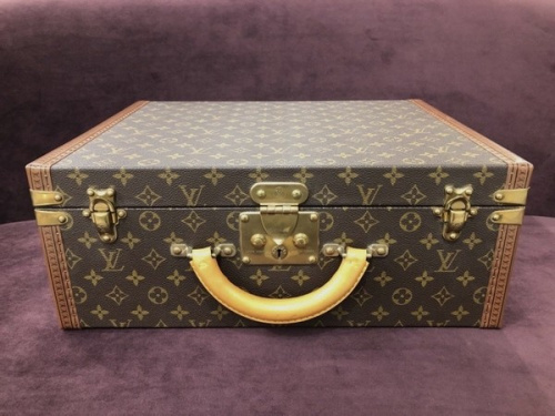 バッグのLOUIS VUITTON