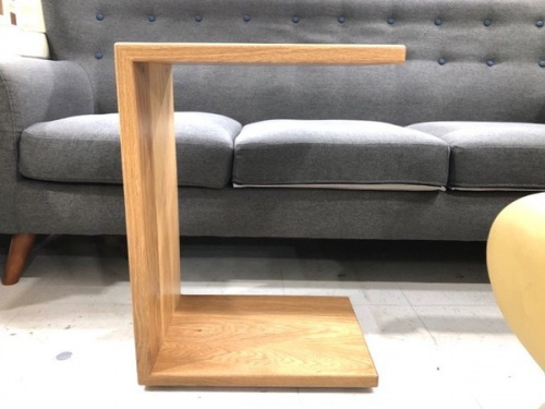 サイドテーブルのNOLSIA