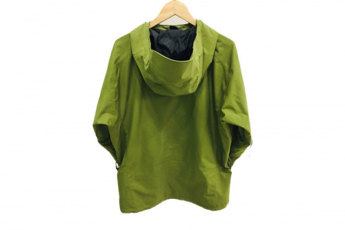 ジャケットのMAMMUT