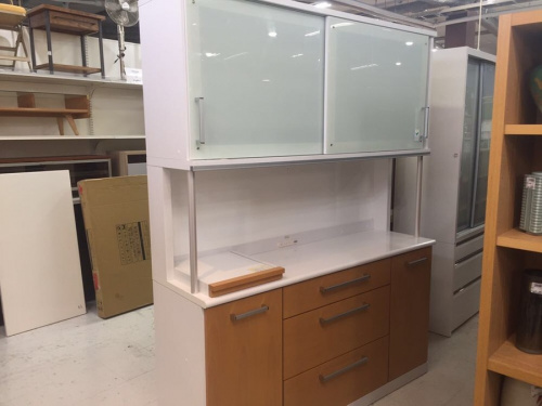 収納家具のカップボード・食器棚