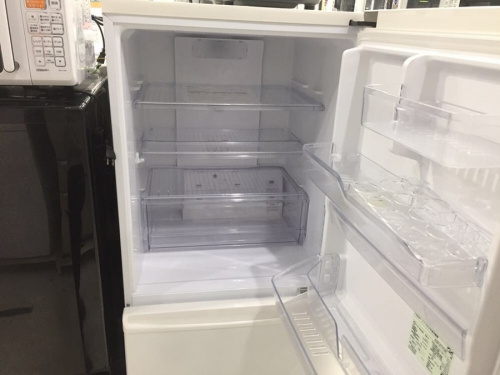 冷蔵庫の3ドア冷蔵庫