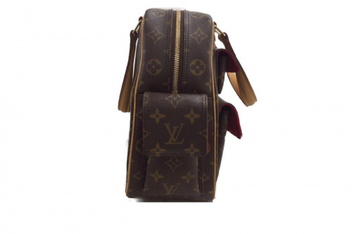 ショルダーバッグのLOUIS VUITTON