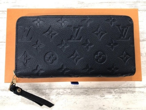 財布のLOUIS VUITTON