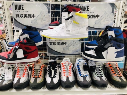 レディースファッションのスニーカー