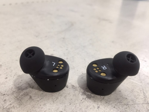 ワイヤレスイヤホンのSENNHEISER