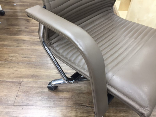 アームチェアーのWilkhahn