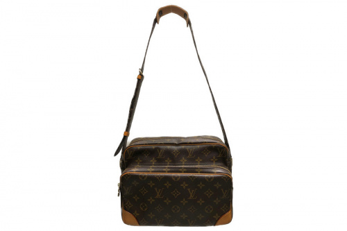 バッグのLOUIS VUITTON