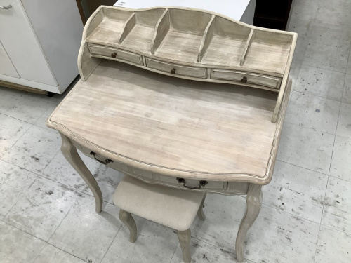 生活家具のデスク