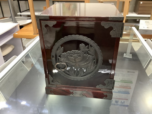 収納家具の船箪笥